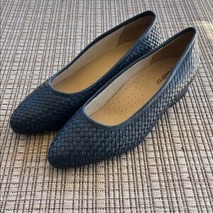 Trotters Woven Navy Blue Heeled Loafers Dress Shoes, Size 10 Wide